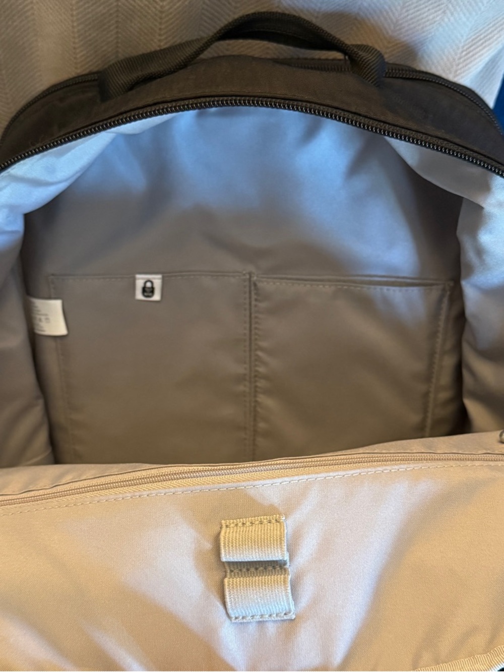 Baggallini Everyday Laptop Backpack - Picture 5 of 9